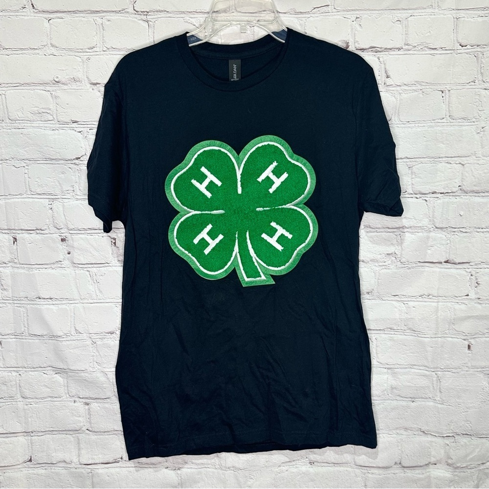Gildan soft style short sleeve black 4-H chenille patch t-shirt